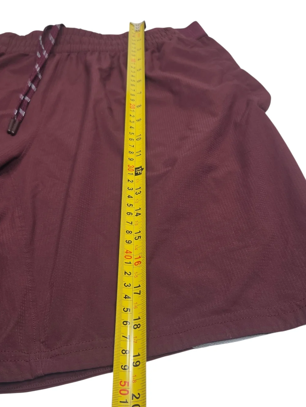 Under Armour Men's Maroon Athletic Training Shorts. Size XL